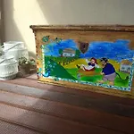 W Starej Szkole - *
